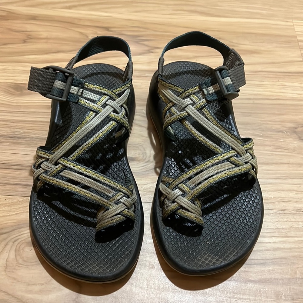 Women’s Size 7 Chacos